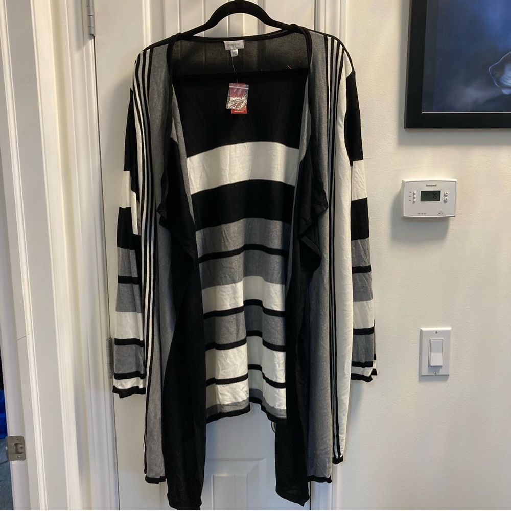 Avenue Black and White Striped Open Cardigan